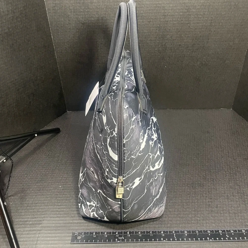 BNWT Princess Maxi Handbag Made in Italy RAINPROOF GREAT GIFT! BEAUTIFUL! - Picture 7 of 15